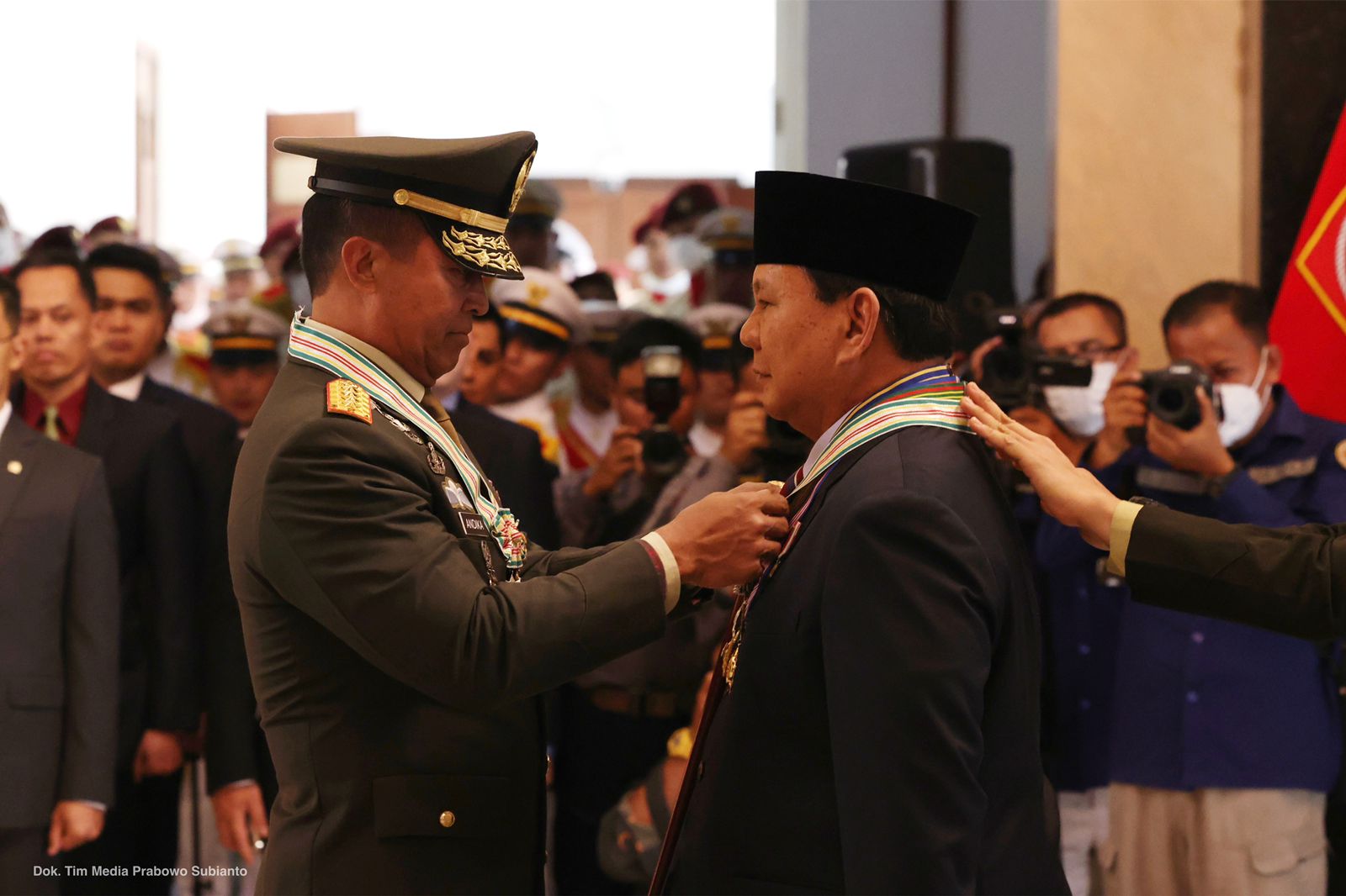 Defense Minister Prabowo Gets Four Main Honorary Stars from the TNI